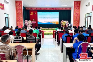 Gifts presented to students and residents of Nam Ty ccommune