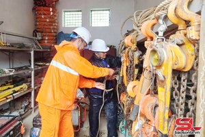 ' Công ty Điện lực Sơn La ók quân pày choi dừa Công ty Điện lực Hà Tĩnh kẻ cặm siệt hại pộ há lôm nháư số 10 