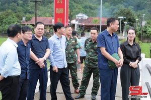 Provincial official inspects storm response in Muong Coi 