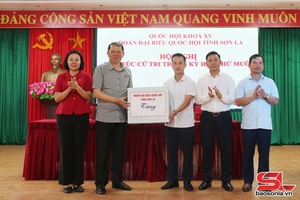  Mú đại biểu Quốc Hội tỉnh pọ nả cử tri xã Bình Thuận