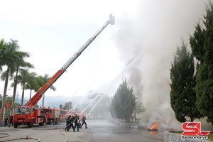 Shâuv tuô hluôr tơưk cuz, chơưv nênhs cấp tỉnh yênhx côngz, trơưk đraiv cêr tuôr xav.