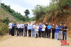  Dệt lẹo cánh àu khảu chuông hong xểm tang nẳng bản Huổi Han