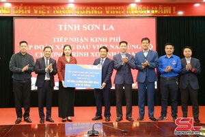 Petrolimex supports eradication of temporary housing in Son La province