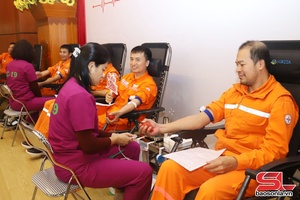 'Tuần grâuv pax tưx zênhv muk tso nyar EVN jâus tiv 11: “Yênhx cxênhz luz siaz côngv iz siaz jông”.