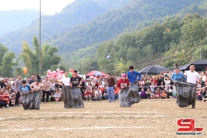 'Pua nua pưng khong ỉn ngươn lang nẳng Tường Hạ