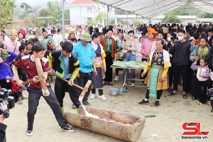 Mự hội Văn hóa chu chựa côn cạt kiên cắp chợ phiên phổng xùng xã Chiêng Hoa tưa cốc khọe