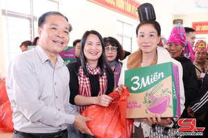 “Muong E Highland Charity Market” programme held