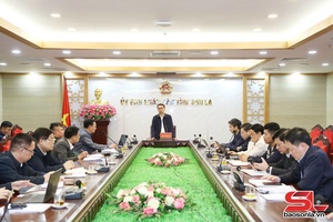 'Cơưv cxênhz hâux lưv muôz nhiax cxiv puôz têx yar cơưv ntơưv 13 xã đriv têz