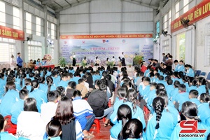 Volunteer programme brings warm Tet to Muong Sai residents 