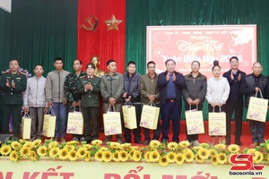 Đồng chí Phó Bí thư Tỉnh ủy, Chủ tịch Ủy ban MTTQ Việt Nam tỉnh kiểm tra, chôm chiềng pưng xã Chiêng Khương, Mương Hung, Chiêng Khoong, Sông Mã