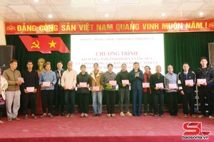 'Đồng chí Trưởng Ban Nội chính Tỉnh ủy dàm, nhôm xỏng chương Chiềng nẳng pưng xã Yên Châu, Chiêng Hặc, Lóng Phiêng cánh san đơn vị chủm mú vũ trang