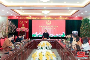 Cơưv bax kriz Hov tưr tsav yêz ô tô ndê tox ntiax têz ntơưv Mộc Châu shông 2026