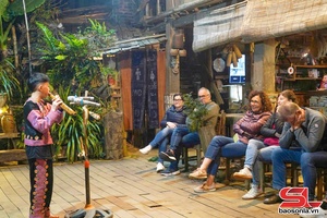 'Young people keeping Mong flute alive