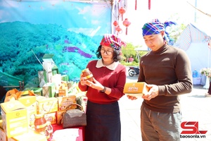Quynh Nhai’s cultural space, agricultural products, stunning tourism photos showcased