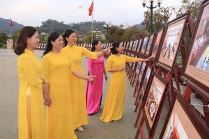Photo exhibition features “Festival of the Nation”