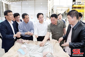 Thường trực Tỉnh ủy Sơn La dệt vịa cắp pưng xã Mường Chanh, Chiềng Mai, Chiềng Mung, Tà Hộc, Chiềng Sung, Mai Sơn