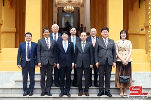 'Đồng chí Bộ trưởng Ngoại giao taz Thống đốc tỉnh Okayama, Nhật Bản