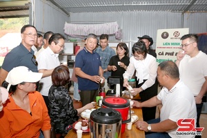  Famtrip delegation surveys tourism products in Chieng An ward