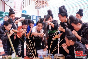 Tsa đuô cêr đaz kruôk Láng Pang A hair nênhs La Ha, xã Mường Khiêng