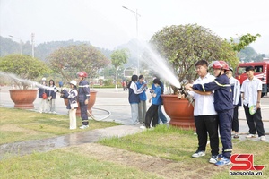 'Firefighting and rescue training held for more than 1,200 people