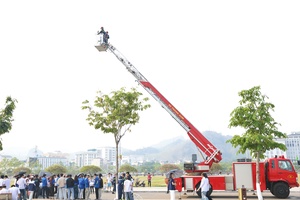 'Fuô chai, kria tuô hluôr tơưk chơưv nênhs thiaz huôk chuôz tav trâu yax 1.200 lênhx