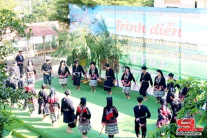 Chox têx txux chi jông “Nthuôr yênhx cêr lov jêv”