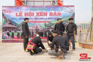 Xã Mường É tsưx hưv txux chi cxuô hair nênhs