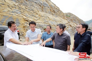  Provincial Chairman inspects progress of Hoa Binh–Moc Chau Expressway project