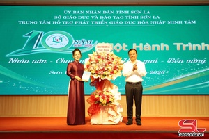 Lễ bốn sường 10 pì tẳng có Trung tâm Choi dừa pưng côn ngoi ke, pưng làn nọi nhăng pọ dạk cha Minh Tâm