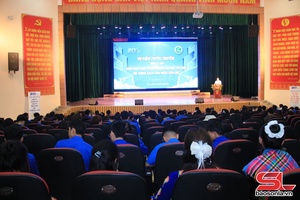 Cêr thav sinh viên Yar cơưv Đại học Tây Bắc đros chai bảo hiểm gruôv nhiax