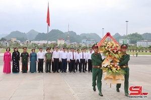 Pồng quâng bók, tảy hương nẳng Hún ló "Pú Hô cắp po me chu chựa côn Tây Bắc" cánh Hươn sơ Pú Hô
