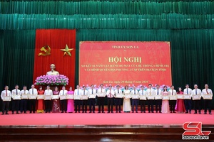 Sơn La nhẳn danh lang đì pì nưng chấp năm bón dệt xanh chuông chính trị cánh chính quyên địa phương 2 cấp