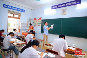 'Thí sinh thì lẹo môn Ngữ văn kỳ thi tuyển sinh khảu lớp 10 THPT