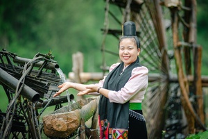 Nam E waterwheels keep Thai cultural traditions in motion