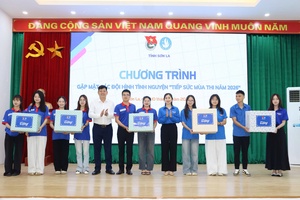 ' Volunteers in blue power exam season