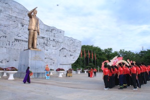 'Flower-offering ceremony and parade kick off Red Journey 2026