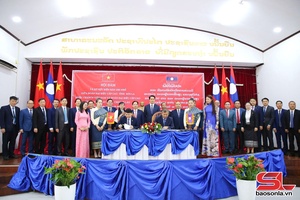 'Son La strengthens friendship and comprehensive cooperation with Laos’ Oudomxay province