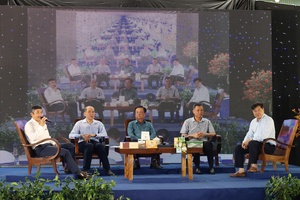 Seminar focuses on building professional farmers in new era