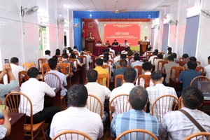 Provincial People's Council members meet voters in Muong Hung commune