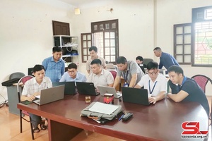 200 public employees assigned to support national land database development
