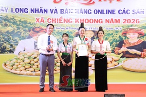 Longan pitting competition and online sales festival for longan products held in Chieng Khoong commune