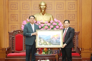  Bokeo delegation pays courtesy visit to Son La leaders