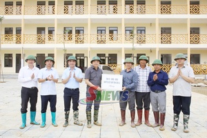 Central and provincial officials inspect progress of Muong Lan boarding school project