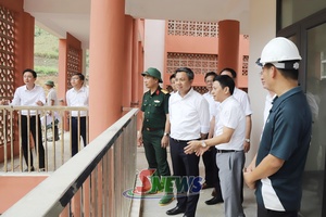 Provincial Chairman inspects construction progress of Phieng Pan Boarding School