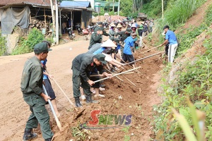 Tiểu đoàn 2, Trung đoàn Cảnh sát cơ động số 2 dệt lẹo nả vịa toi luông pùn nẳng xã Chiêng Mai