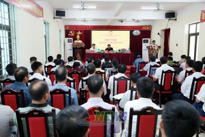 Provincial leader listens to Chieng Khoong residents' opinions