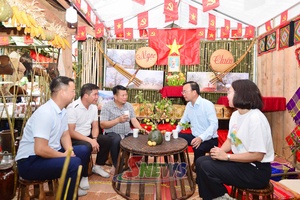 'Têx đồng chí thơưx car tỉnh muk shuôk, ntuôk têx đơn vị fuô lês Tuần Txux chi- Nuôv zax Mộc Châu shông 2026