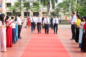 Cxiv tsa Yar cơưv Đại học Tây Bắc yênhx kror qơư choz kria ntơưr “Hlôngr yiaz - Pâuz hluz tiz nênhs - Txuôs jông txux chi”