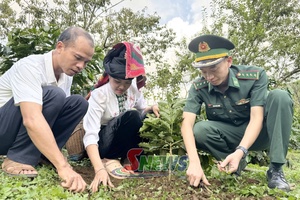Border guards stay close to local people to maintain peace along border