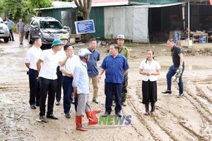 Đồng chí Cuôv Xênhv Tsaz muk cxênhz iz cxia hâux lưv, dự án ntơưv têx xã Sông Mã, Huổi Một, Chiềng Sơ